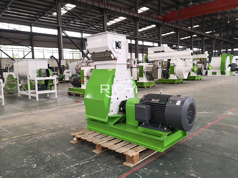 Small animal feed crusher machine for grinding feed powder