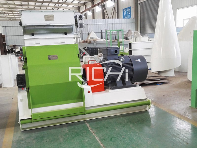 Correct installation and adjustment of animal powder feed grinding mixing machine in feed mill plants