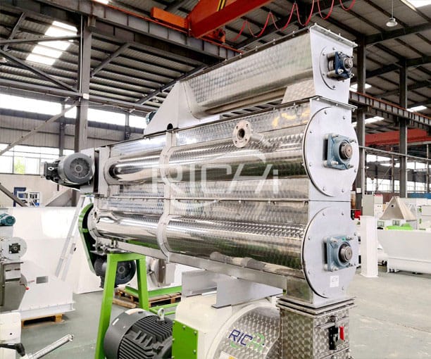 आवृत्ति नियंत्रण फीडर