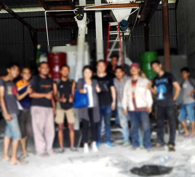Richi employees and malaysian feed factory staff group photo